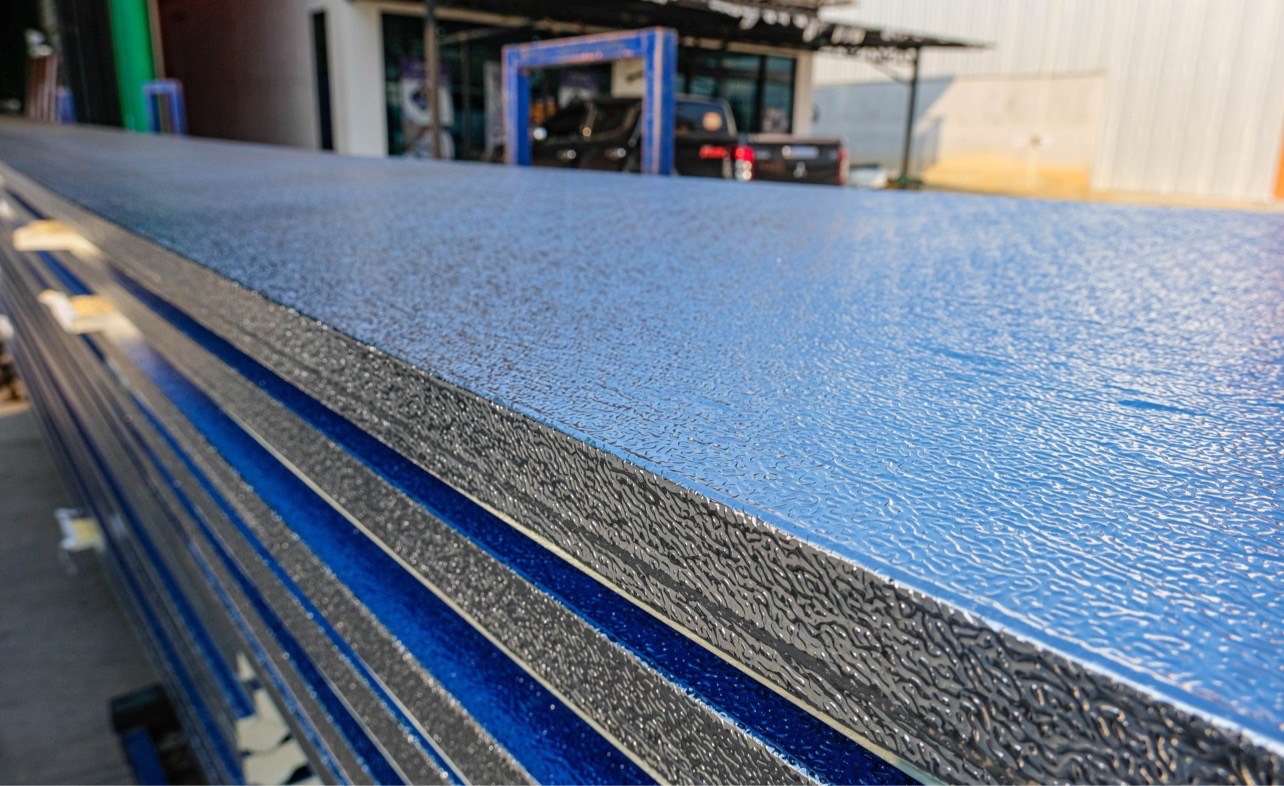 เมทัลชีทพียูโฟม